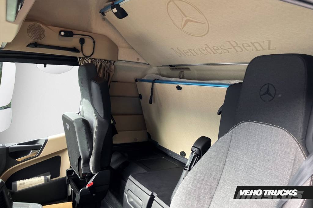 Mercedes-Benz Actros 2748 LS 6X2 Vilcēji