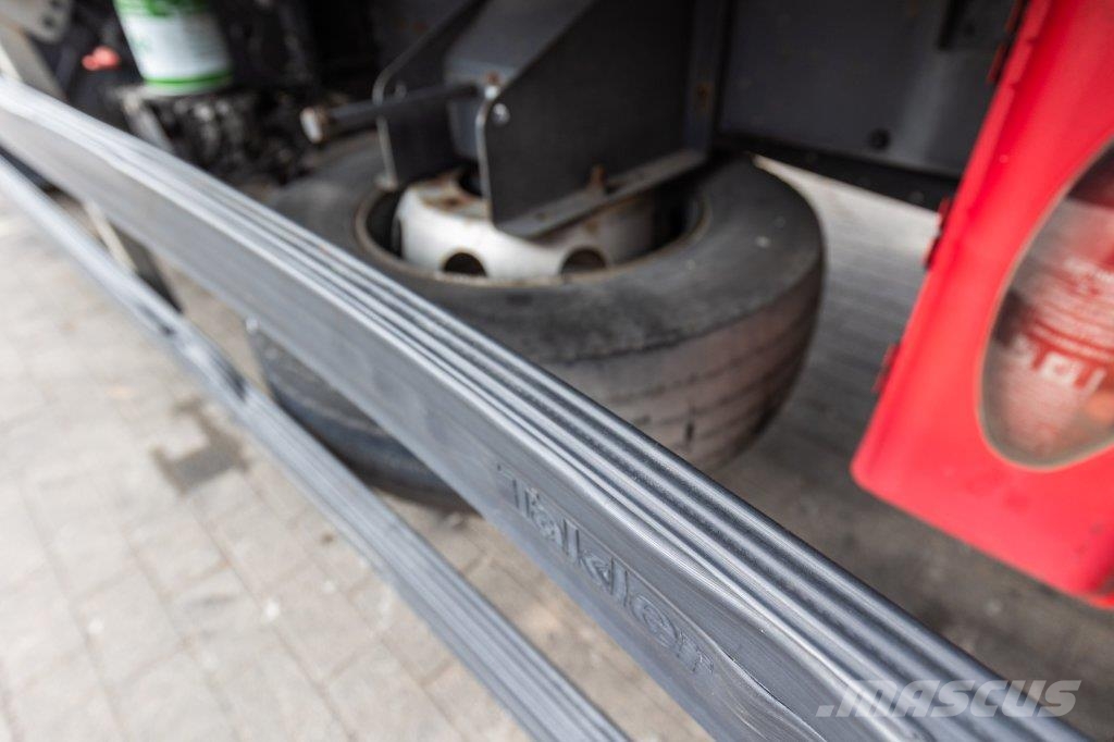 Renault D16.240 DXI Camiones de caja de lona