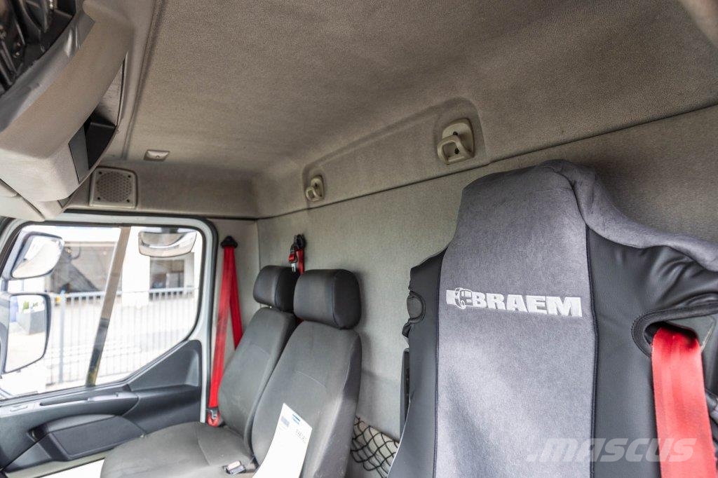 Renault D16.240 DXI Curtainsider trucks