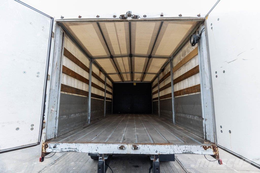 Renault D16.240 DXI Camiones de caja de lona