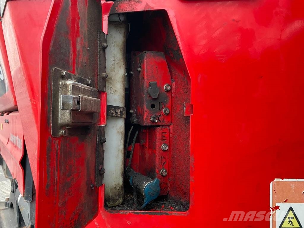 Komatsu 845 Forwarders