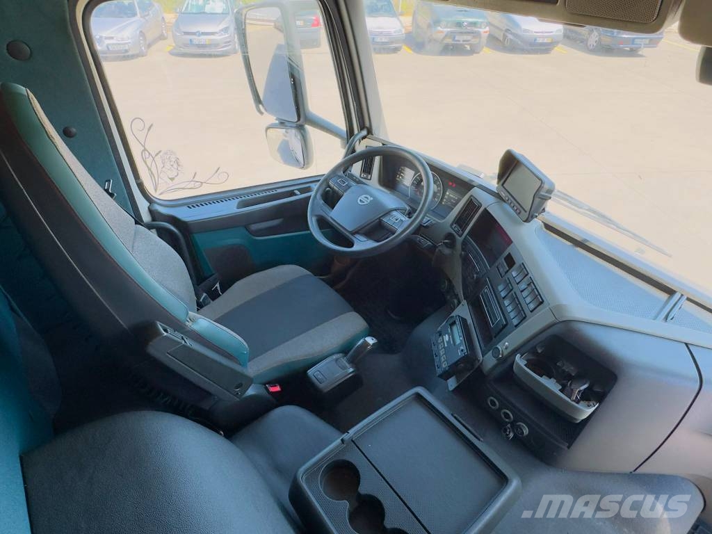 Volvo FM 330  Lamberet Camiões caixa temperatura controlada