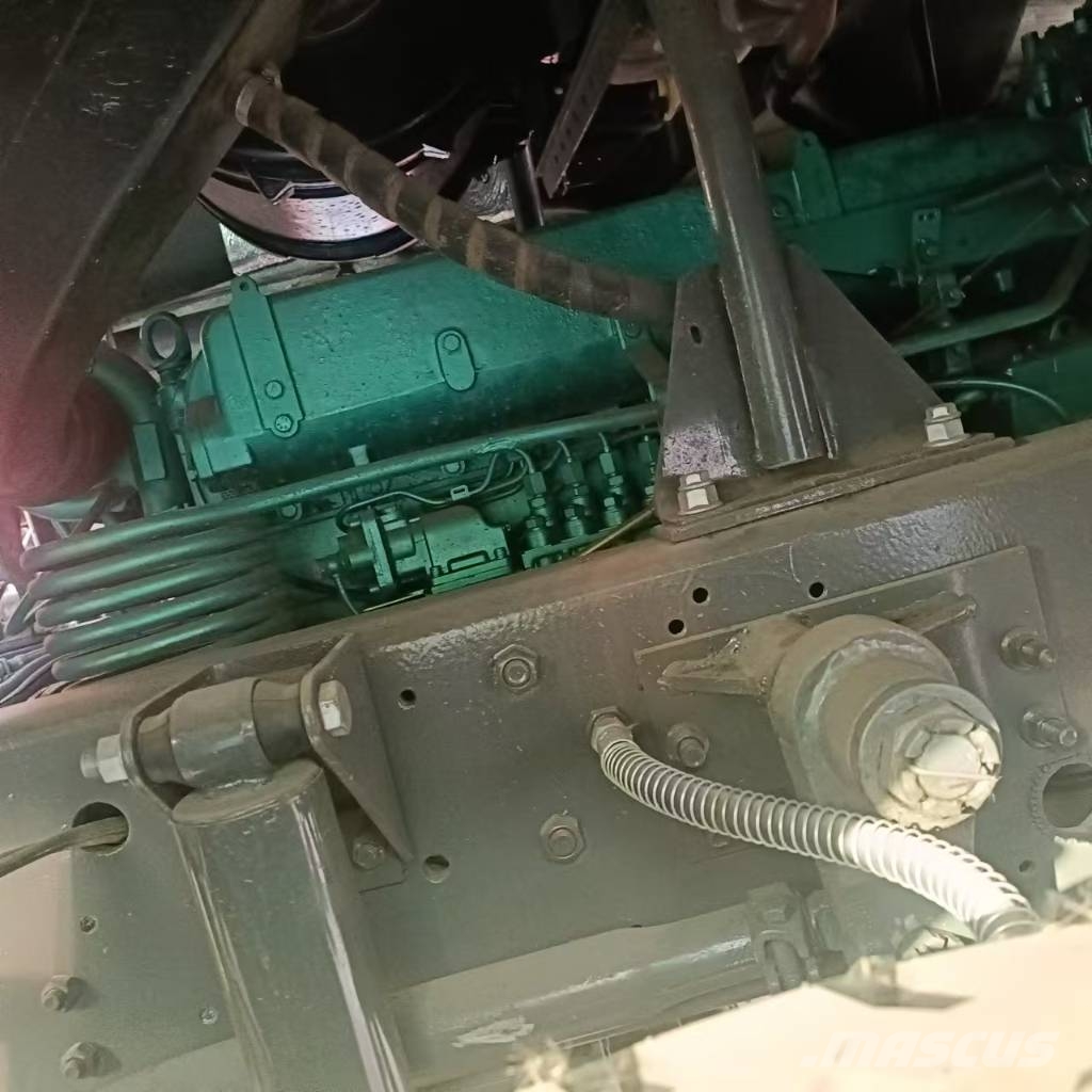 Howo 371 8x4 ダンプ