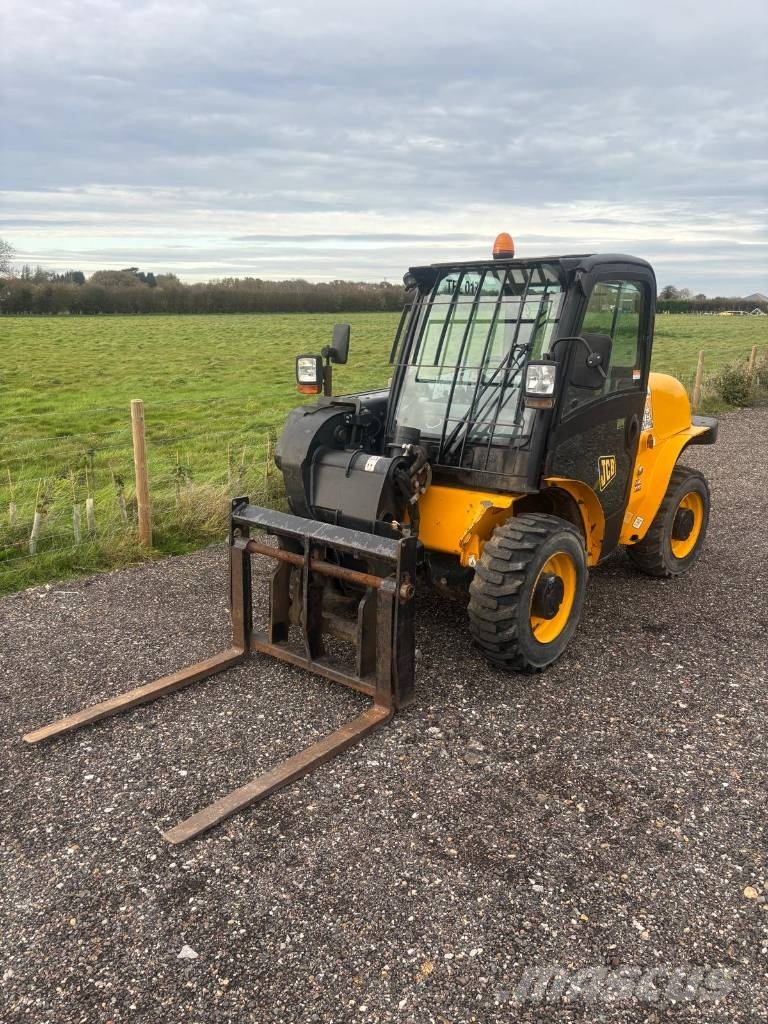 JCB 520-40 Telehandler – 2016 – 2 Ton / 4M Reach Chariot télescopique