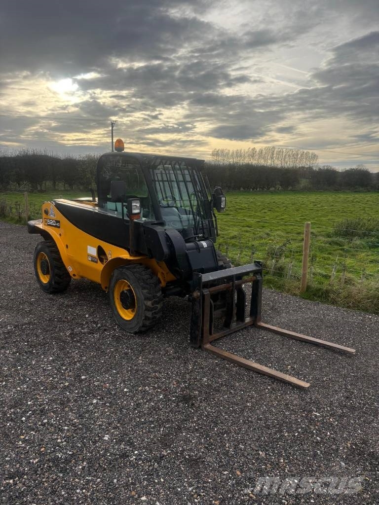 JCB 520-40 Telehandler – 2016 – 2 Ton / 4M Reach Chariot télescopique