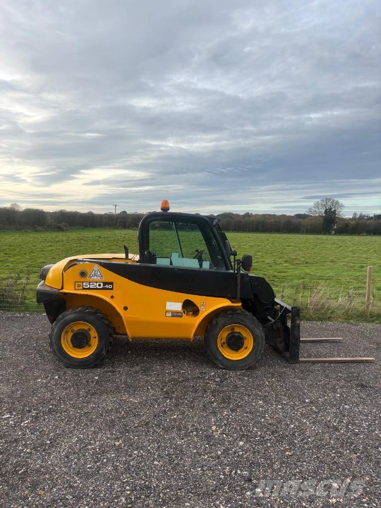 JCB 520-40 Telehandler – 2016 – 2 Ton / 4M Reach Chariot télescopique