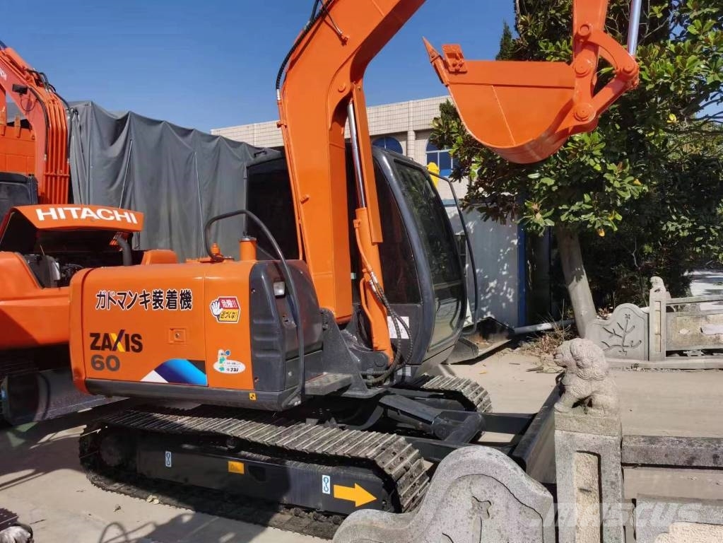 Hitachi ZX 60 Гусеничні екскаватори