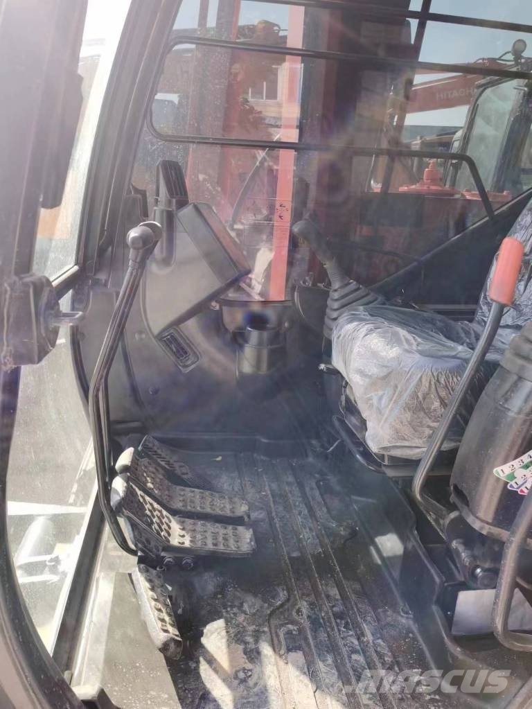 Hitachi ZX 60 Гусеничні екскаватори