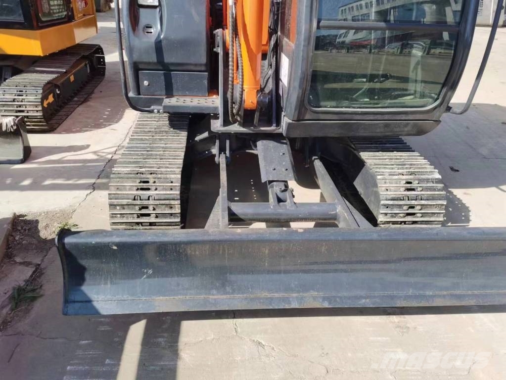 Hitachi ZX 60 Гусеничні екскаватори
