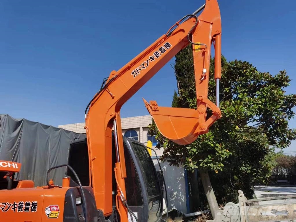Hitachi ZX 60 Гусеничні екскаватори