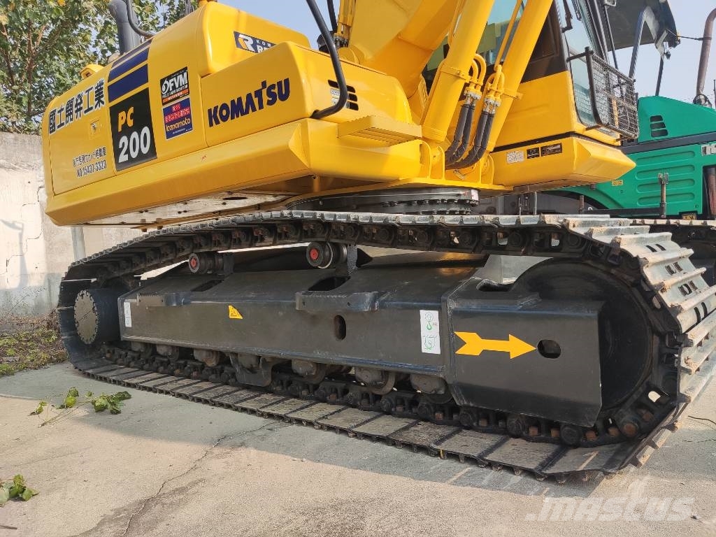 Komatsu PC 200-8 Εκσκαφείς με ερπύστριες