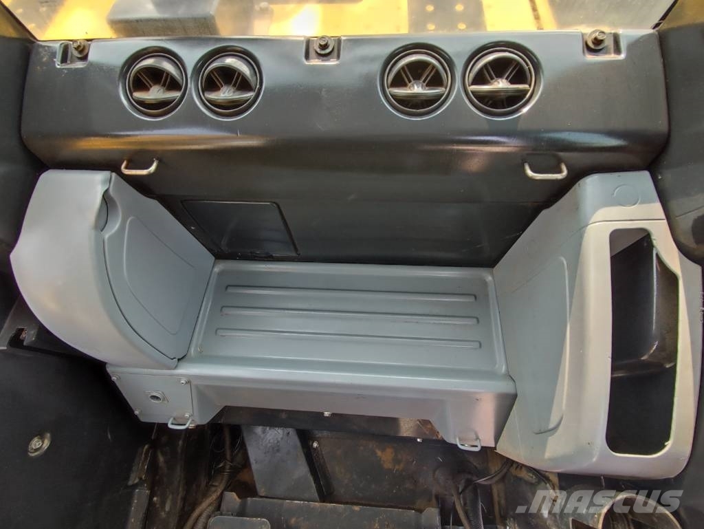 Komatsu PC 200-8 Εκσκαφείς με ερπύστριες