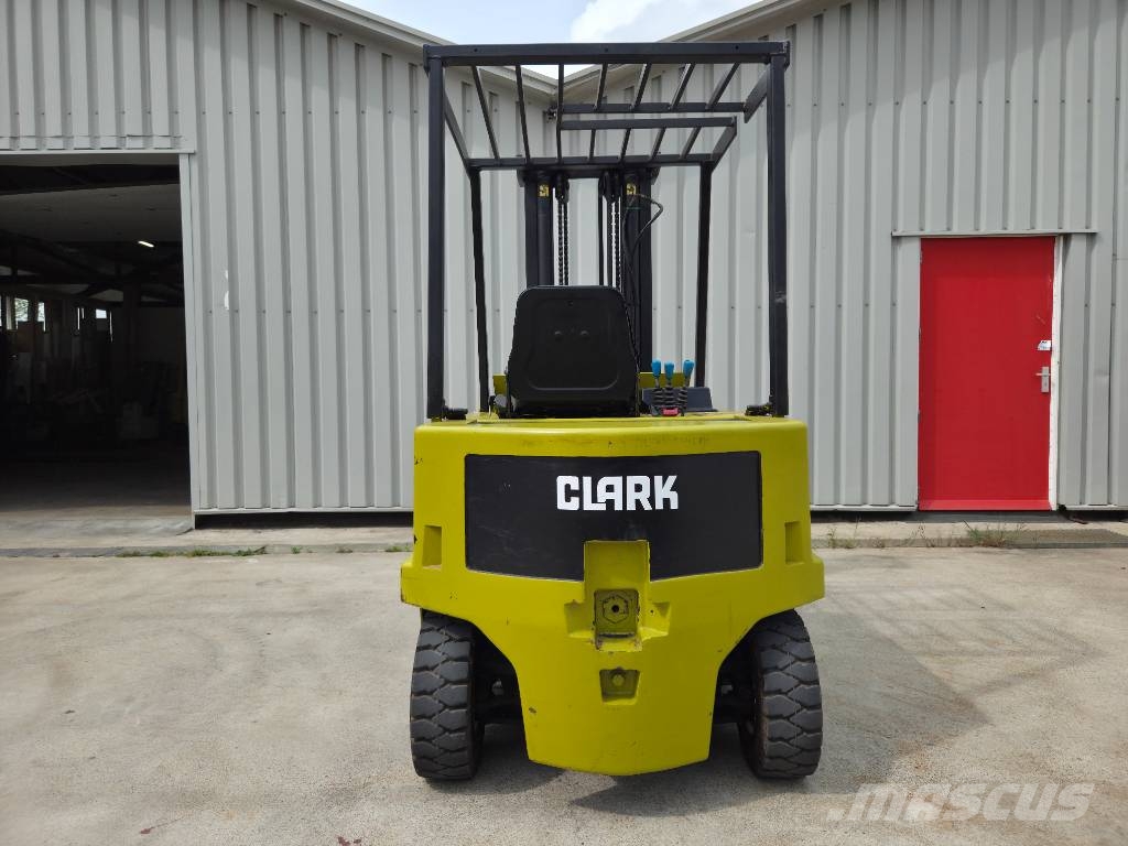 Clark EPM 25 Electric forklifts