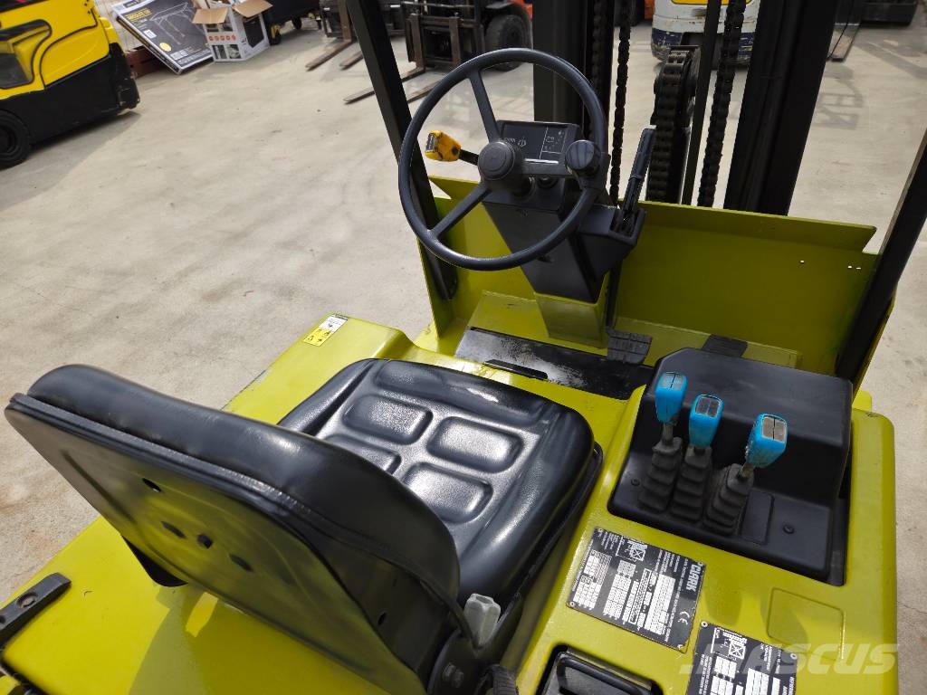 Clark EPM 25 Electric forklifts