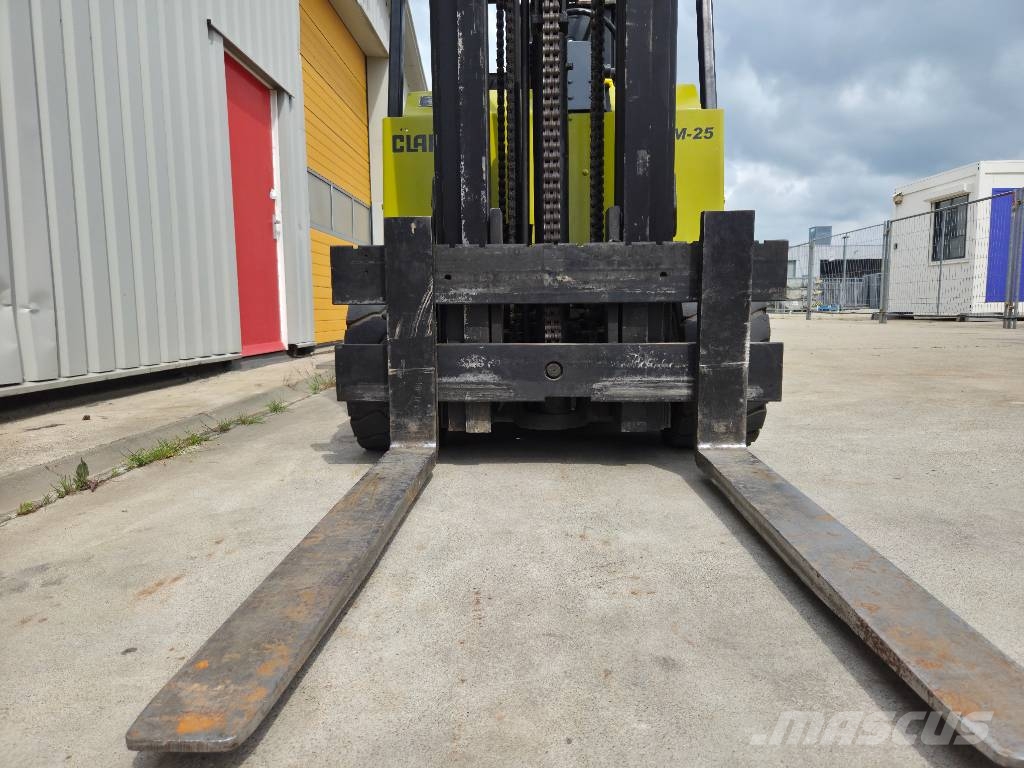 Clark EPM 25 Electric forklifts