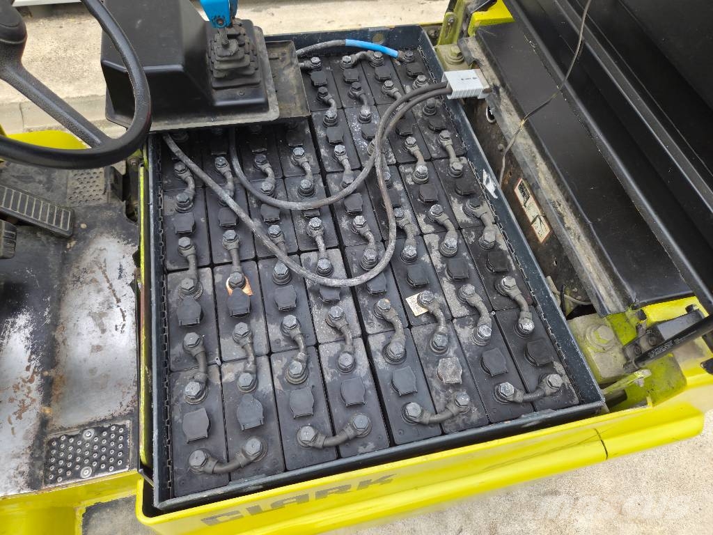 Clark EPM 25 Electric forklifts