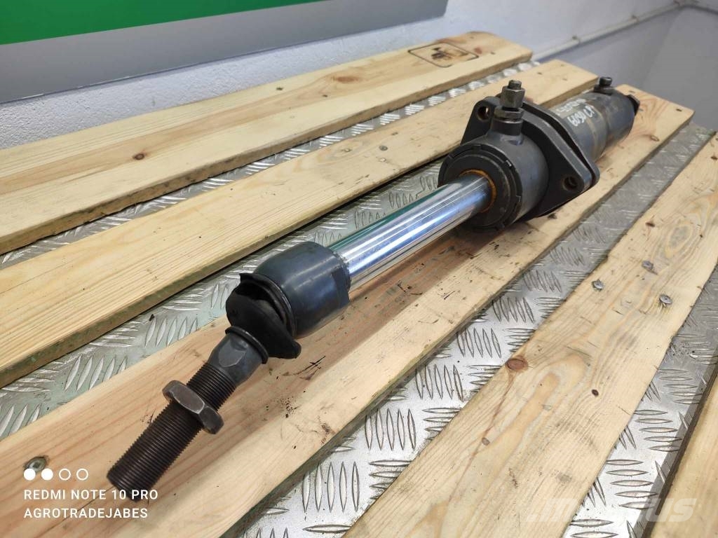 CLAAS scorpion 6030CP steering actuator الشاسيه والتعليق