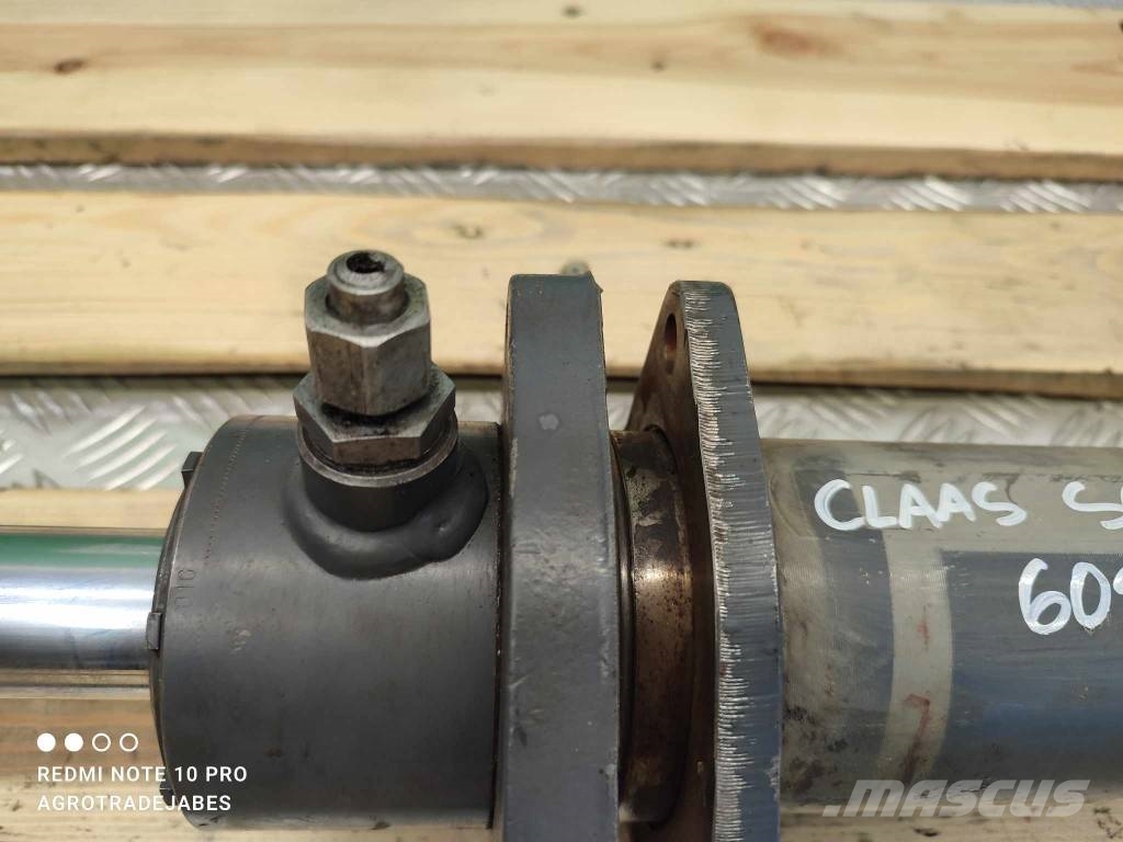 CLAAS scorpion 6030CP steering actuator الشاسيه والتعليق