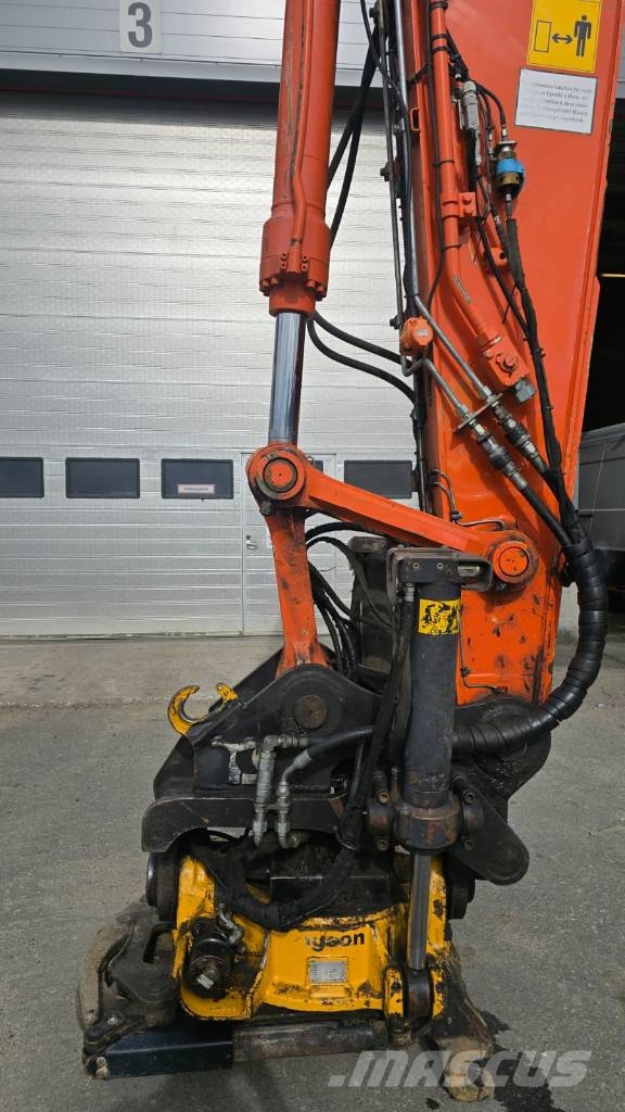 Hitachi ZX 225 US LC-6 Excavadoras sobre orugas