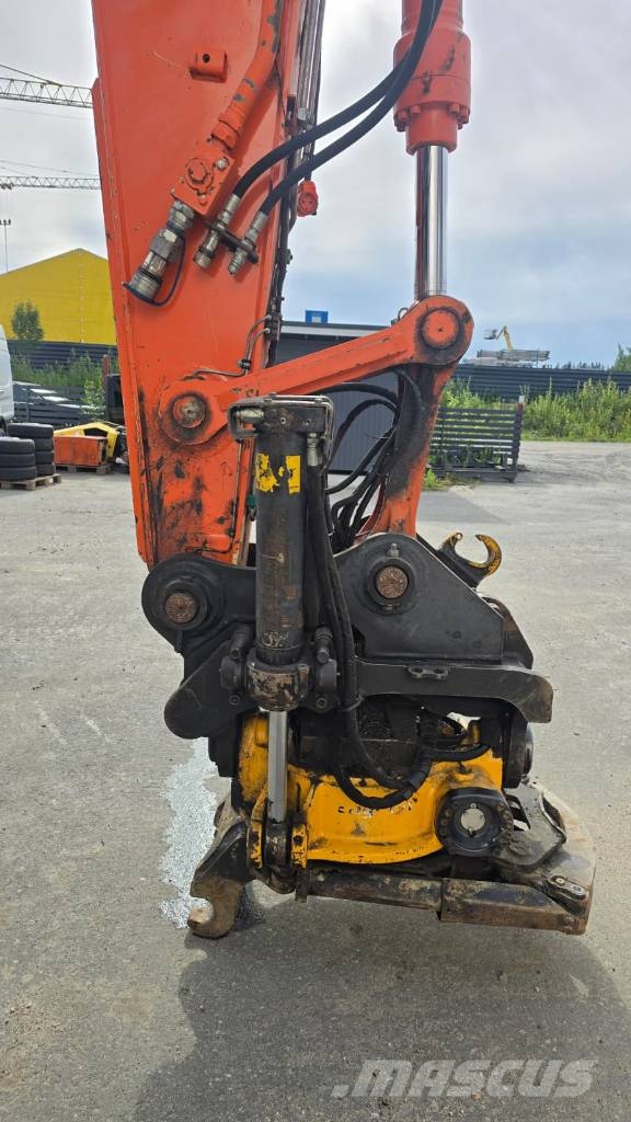 Hitachi ZX 225 US LC-6 Excavadoras sobre orugas