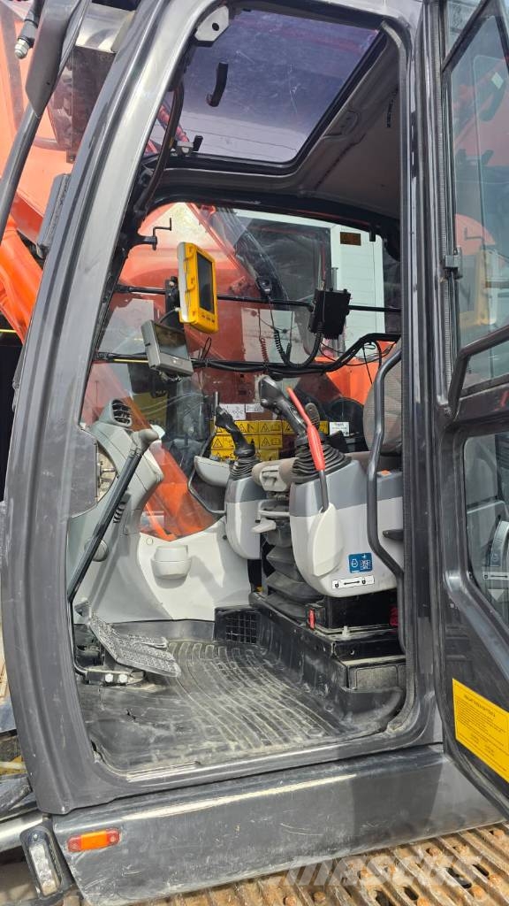 Hitachi ZX 225 US LC-6 Excavadoras sobre orugas