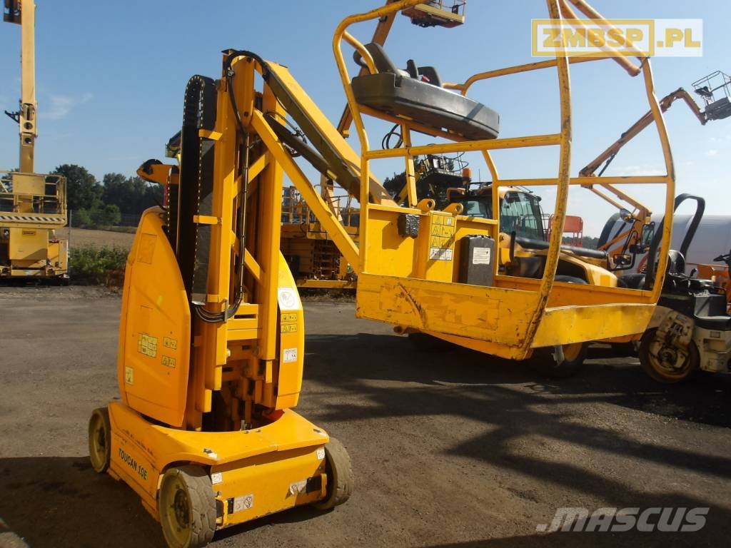 JLG Toucan 10 E Вертикальні щоглові підйомники