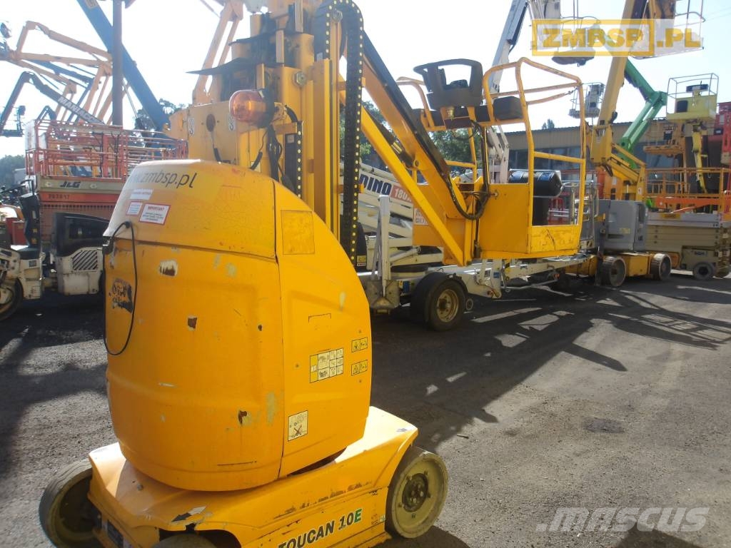 JLG Toucan 10 E Вертикальні щоглові підйомники