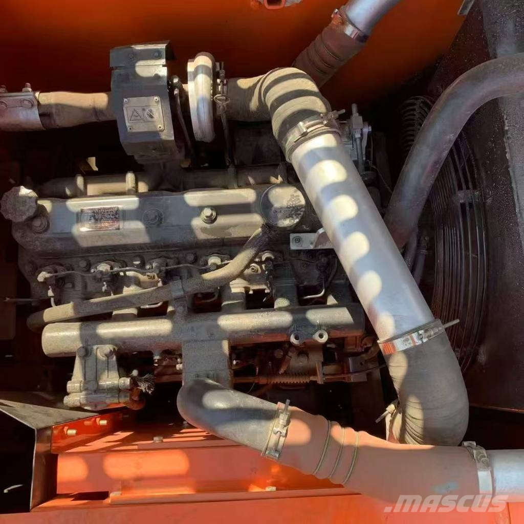 Doosan DX 225 LC Roomikekskavaatorid