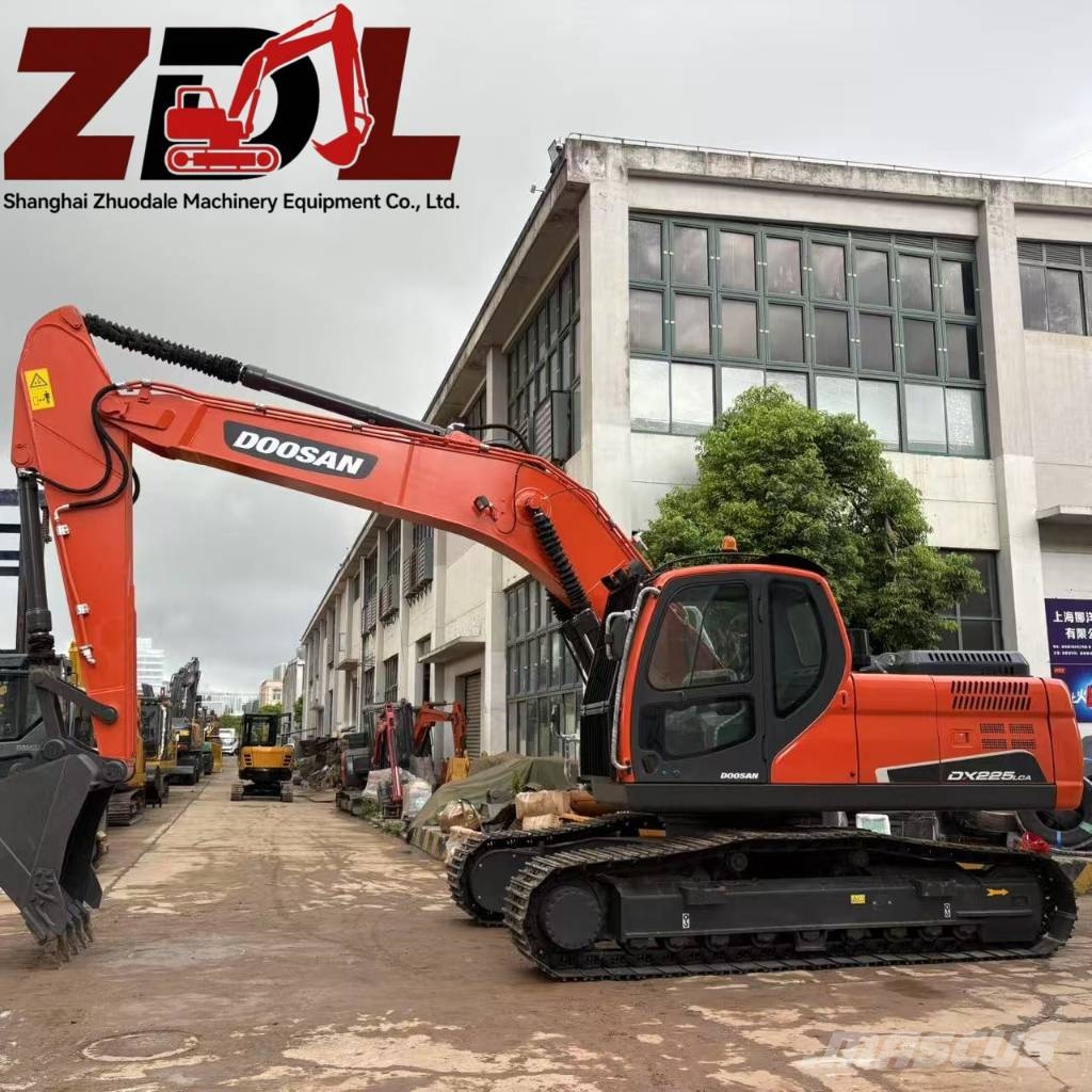 Doosan DX 225 LC Roomikekskavaatorid