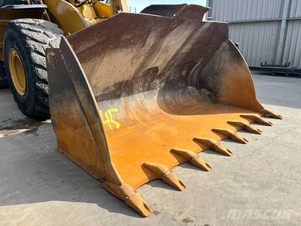CAT 966M Radlader
