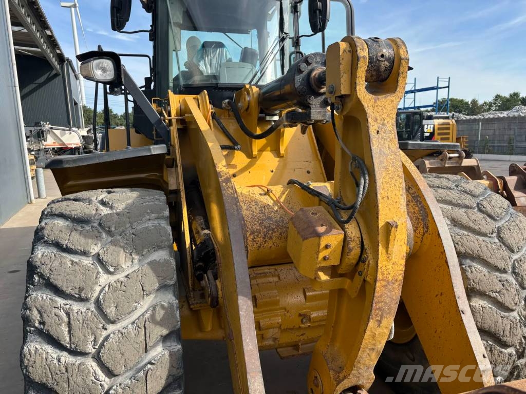 CAT 966M Radlader