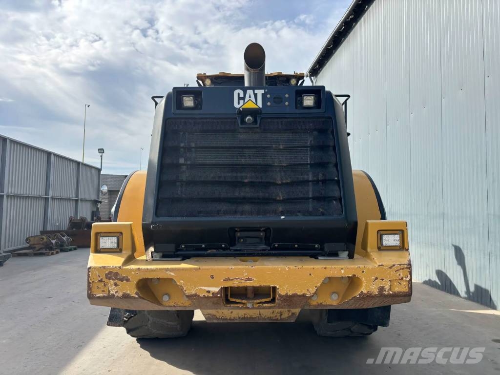 CAT 966M Radlader