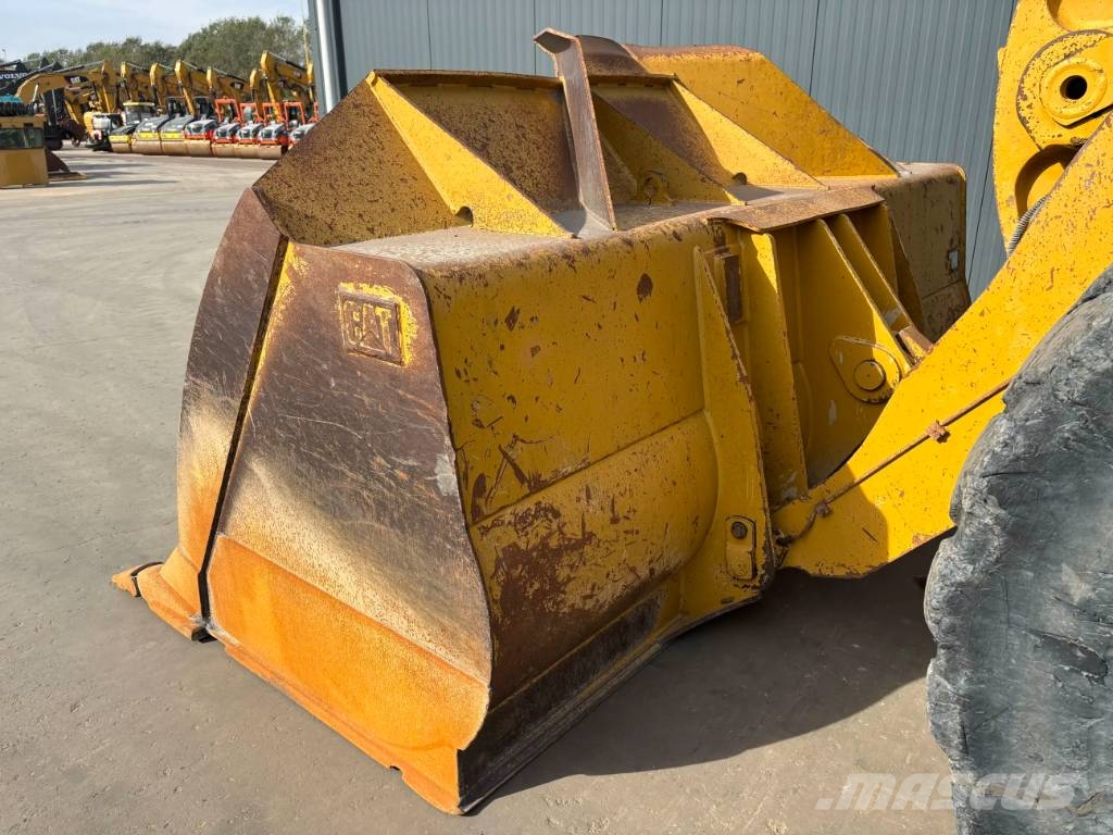 CAT 966M Radlader