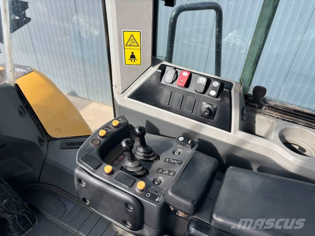 CAT 966M Radlader