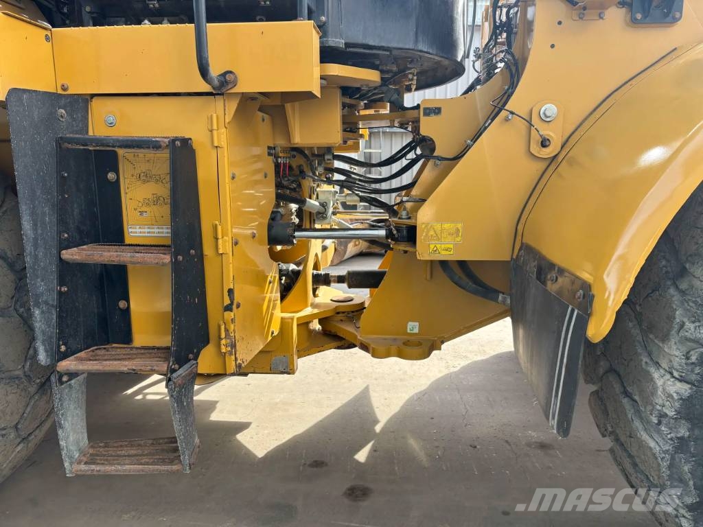 CAT 966M Radlader