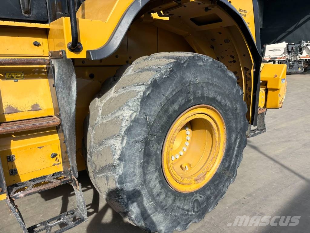 CAT 966M Radlader