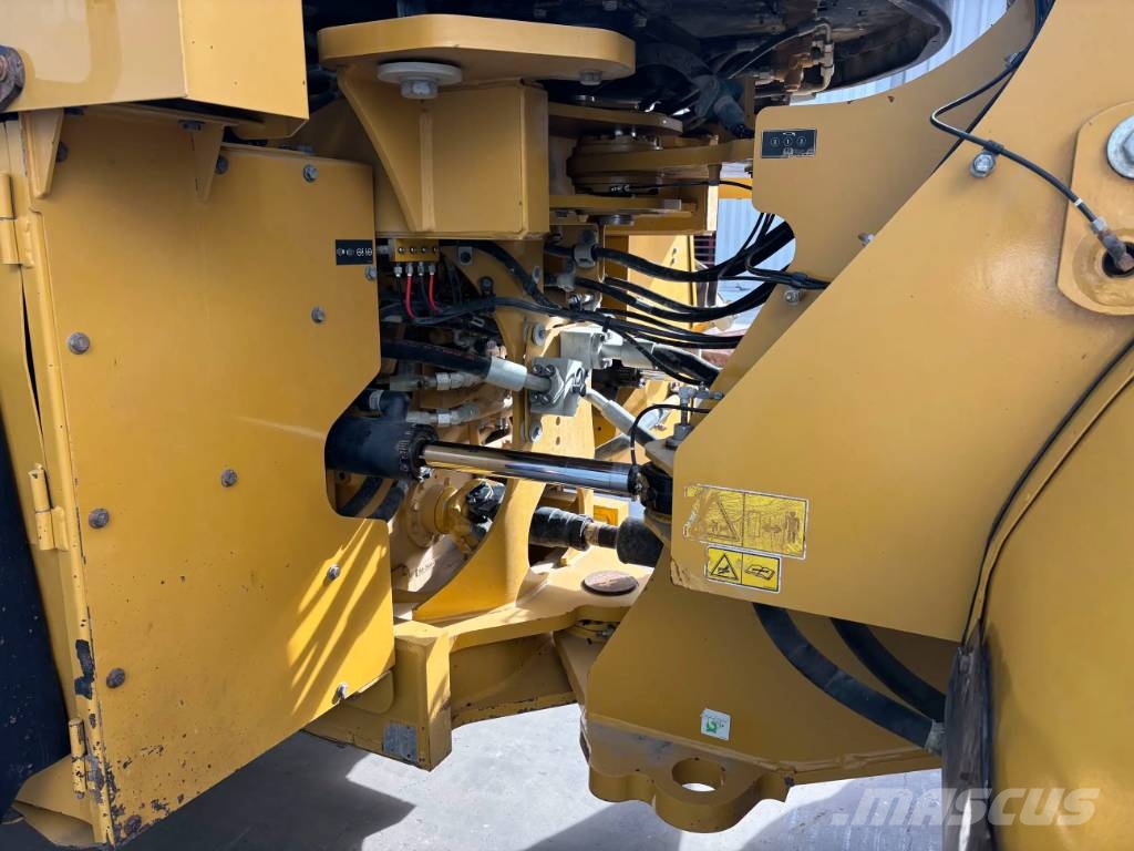CAT 966M Radlader