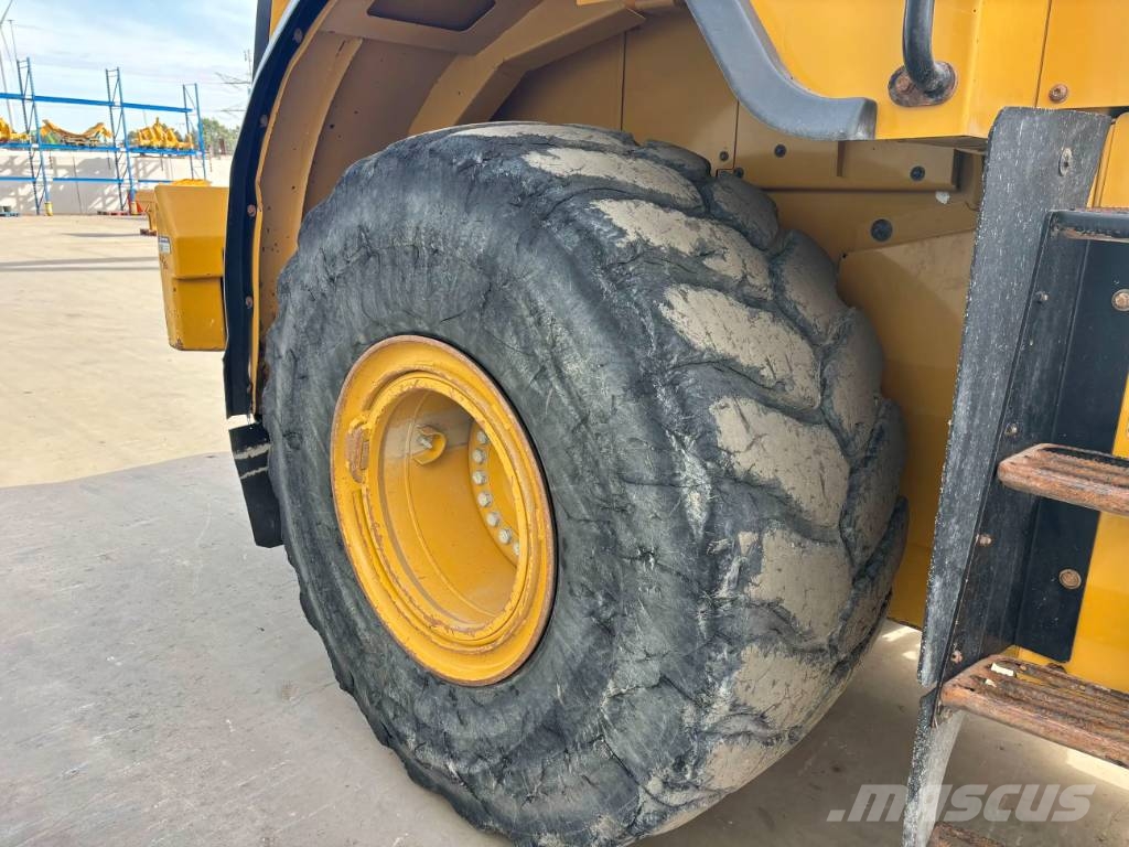CAT 966M Radlader