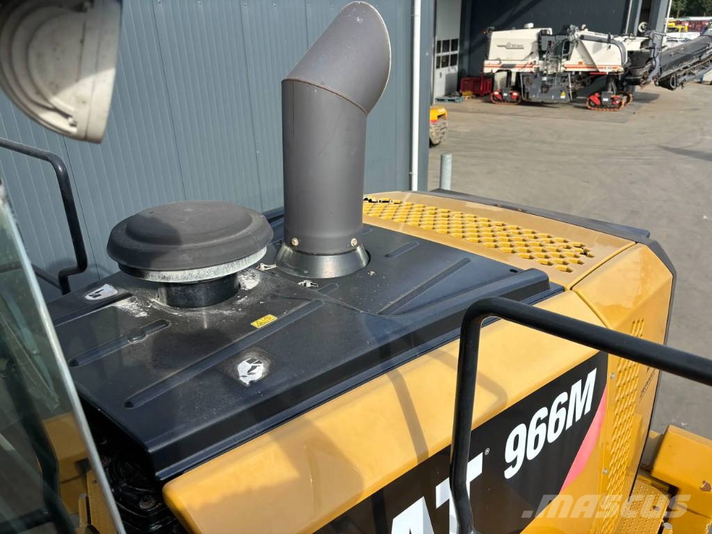 CAT 966M Radlader