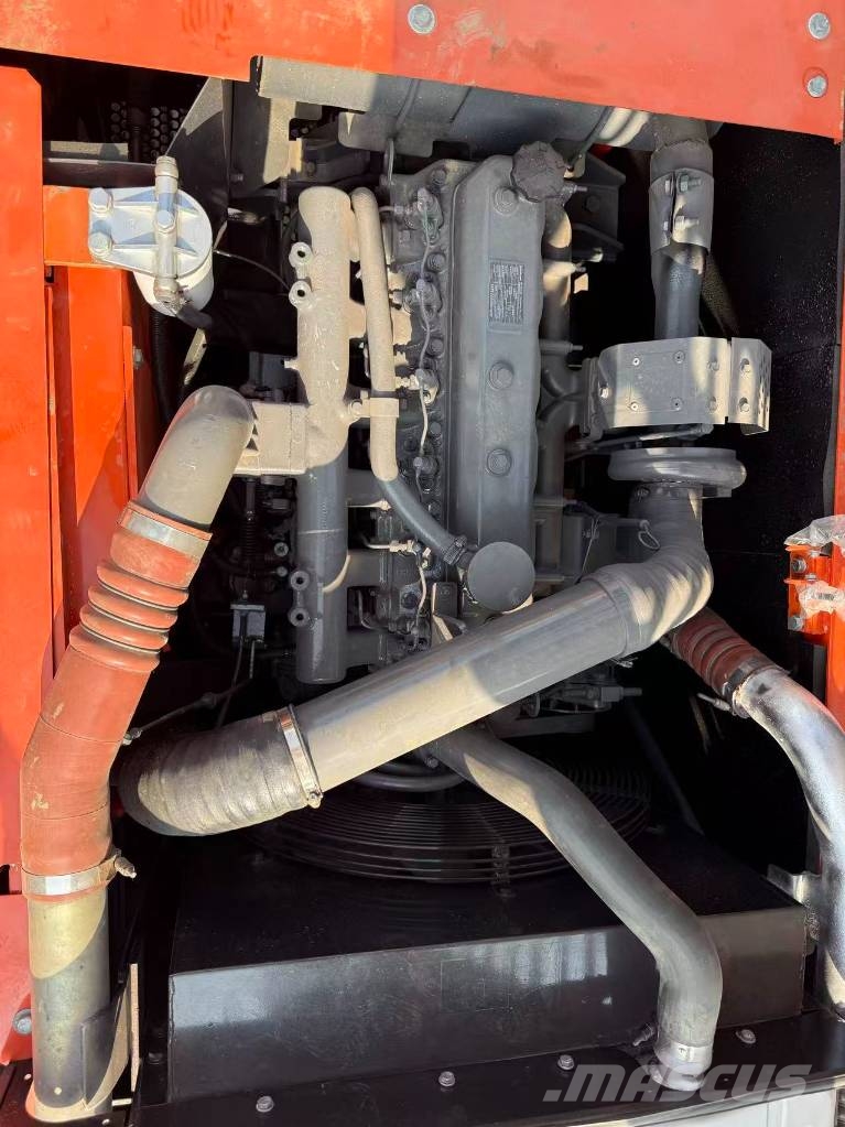 Develon DX225LCA Гусеничні екскаватори
