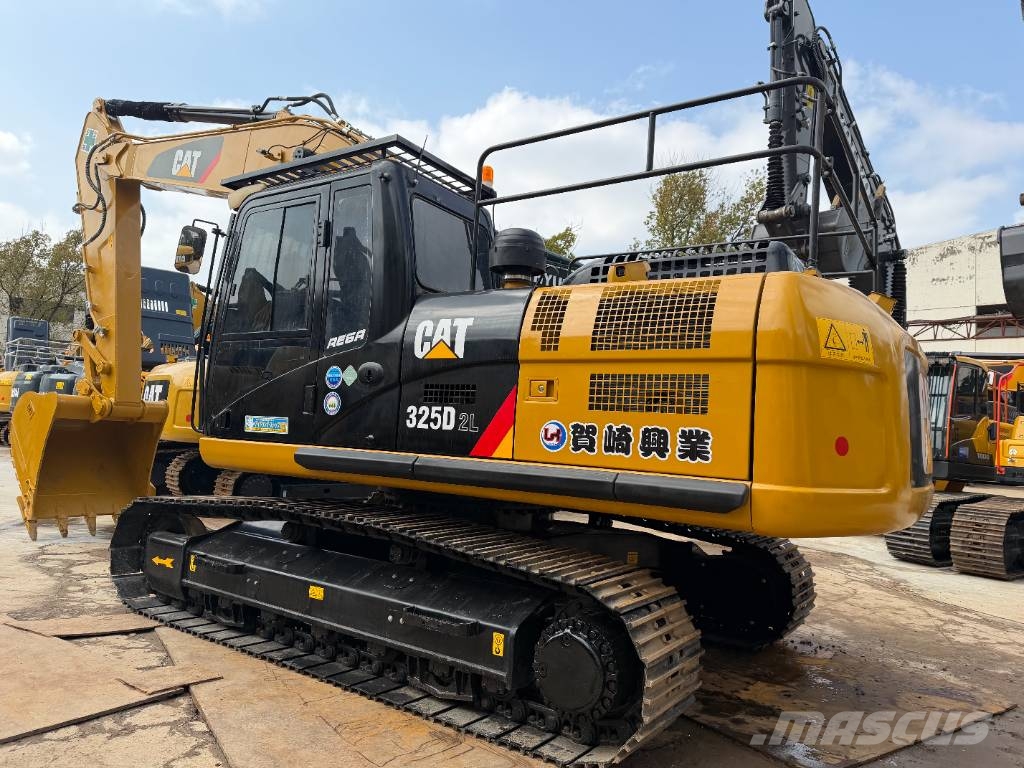 CAT 325D2L    3000 units excavators in stock Excavatoare pe șenile
