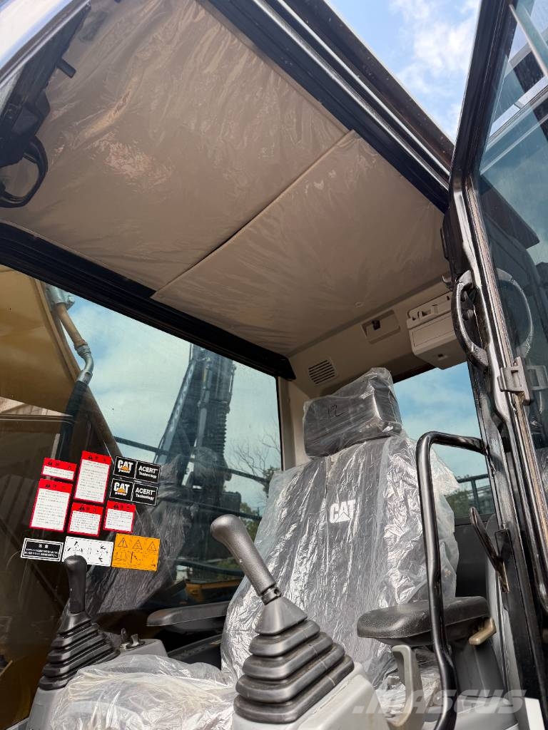 CAT 325D2L    3000 units excavators in stock Excavatoare pe șenile
