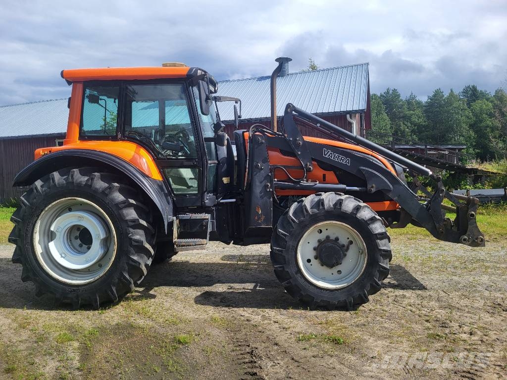 Valtra XM-130 Traktorid