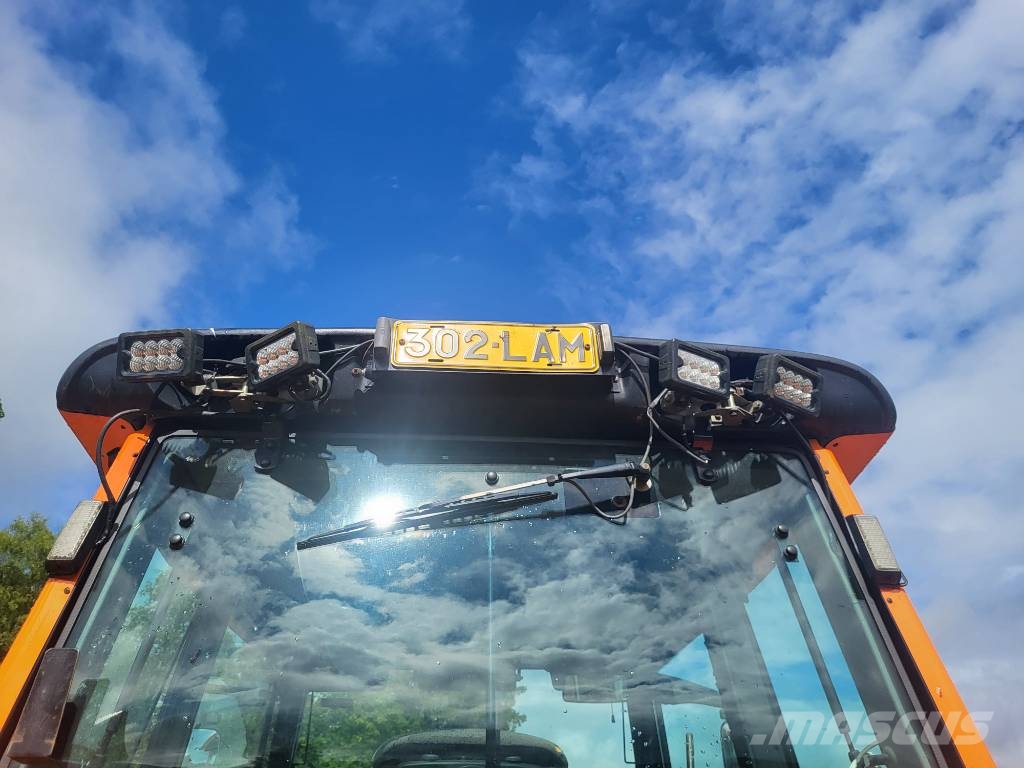 Valtra XM-130 Traktorid