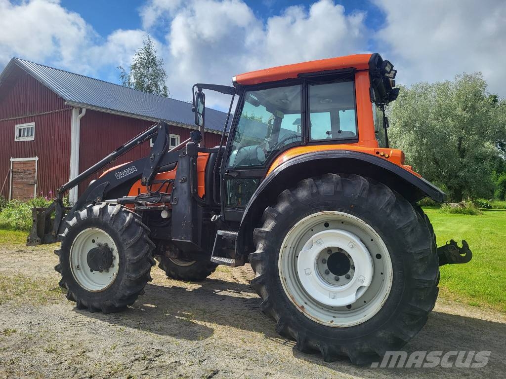 Valtra XM-130 Traktorid