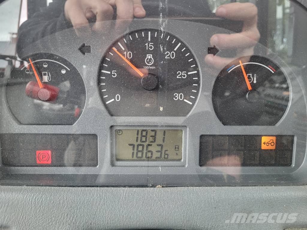 Valtra XM-130 Traktorid