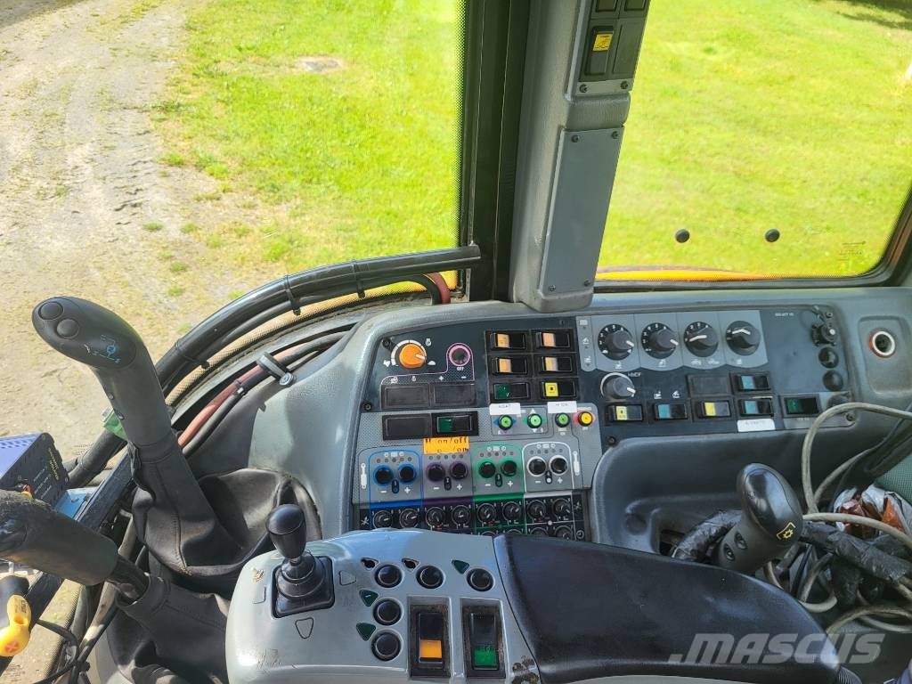 Valtra XM-130 Traktorid