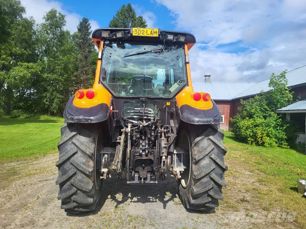 Valtra XM-130 Traktorid