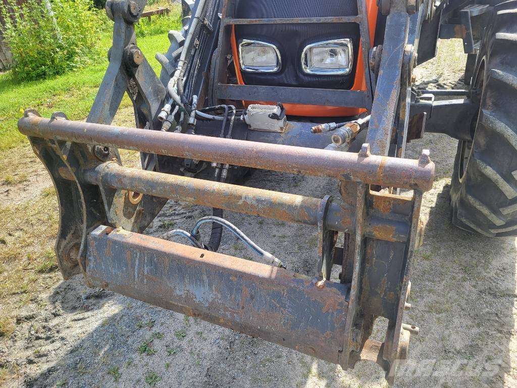 Valtra XM-130 Traktorid