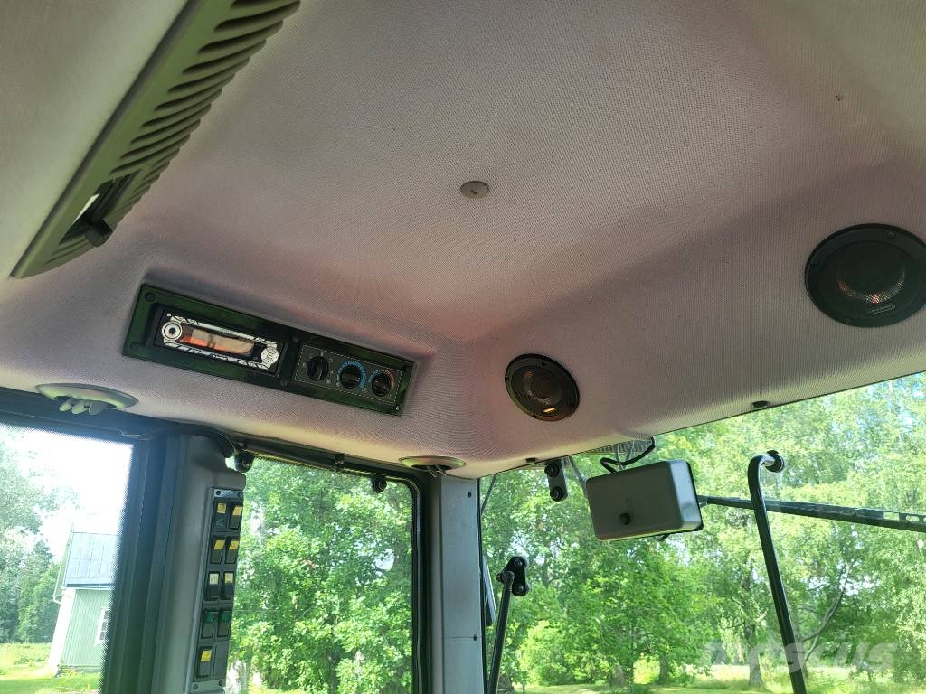 Valtra XM-130 Traktorid